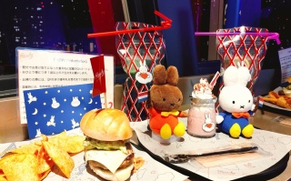 ��]CAFE&BAR